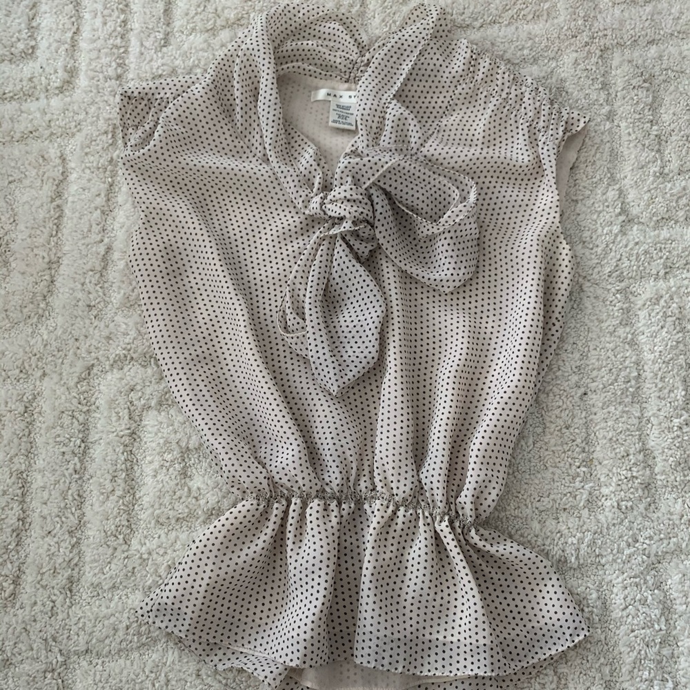Sleeveless dressy top